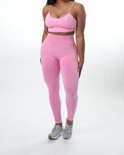 Load image into Gallery viewer, Rose Pink Seamless Sports Bra
