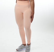 Load image into Gallery viewer, Peach Orange Seamless Leggings
